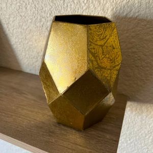 Gold Vase Decor